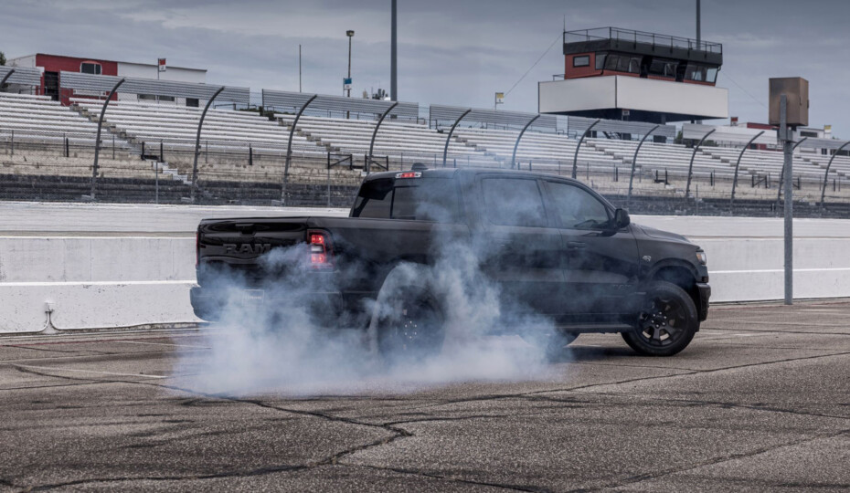 Confirmed! The 5.7L HEMI V8 Engine Is BACK For 2026 Ram 1500 Pickups