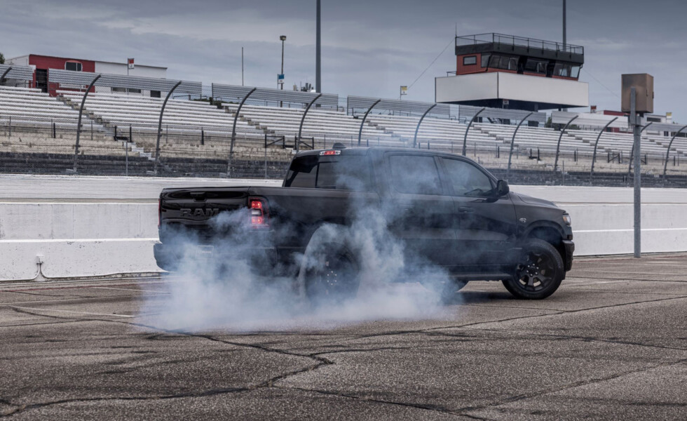 Confirmed! The 5.7L HEMI V8 Engine Is BACK For 2026 Ram 1500 Pickups