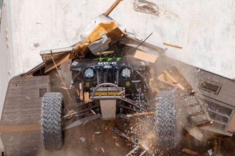 Video: Casey Currie And His 850HP Jeep Put The Hammerdown To Havasu