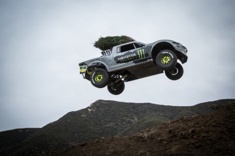 Video: Kyle LeDuc Dashes Through The Dirt For Christmas